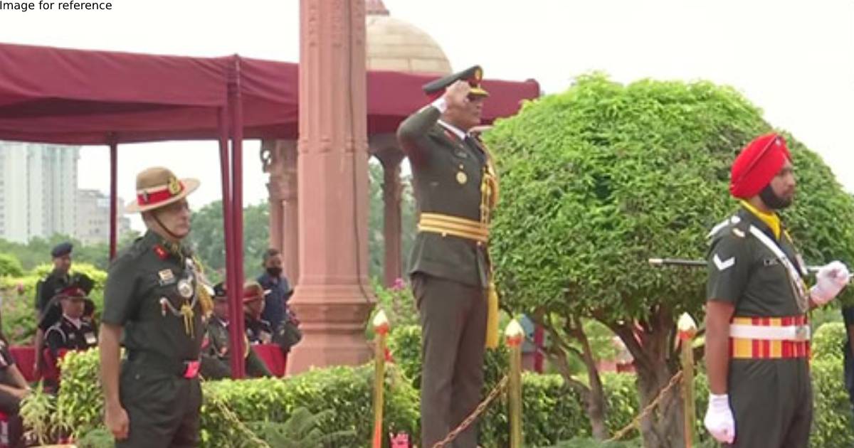 Maldives Defence Force Chief receives Guard of Honour in New Delhi